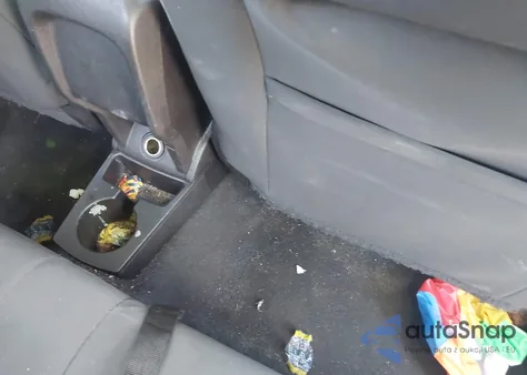 2014 Ford Fiesta Se z USA, uszkodzony, nr VIN 3FADP4BJ5EM233537